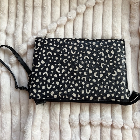Dagne Dover Essentials Clutch - Picture 10 of 11